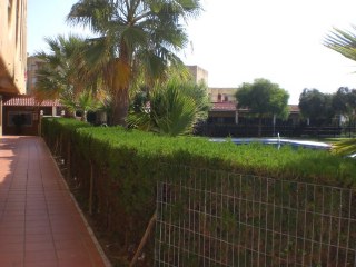 vista de piscina apartamento aremar